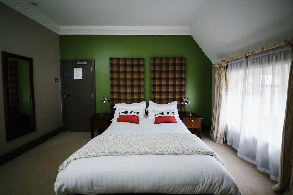 Forest Hotel 2