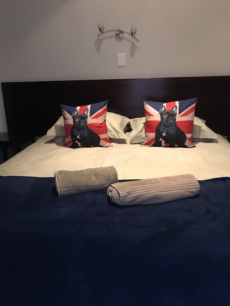 VJ's Guesthouse and Restaurant 1