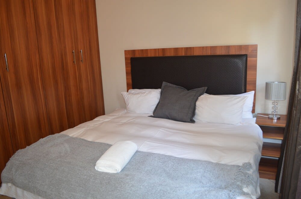 Manor Hills Guest Lodge 2
