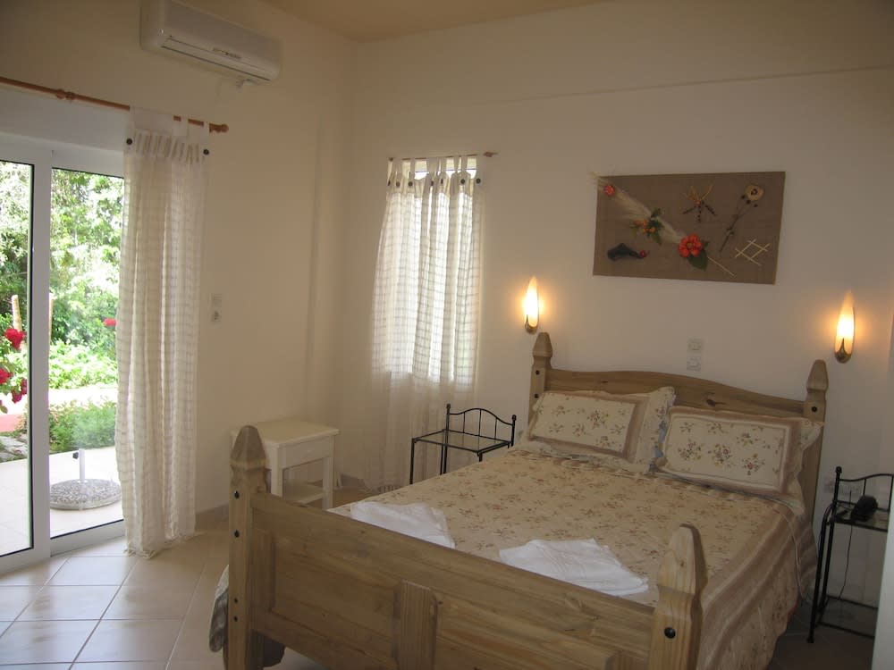 Nea Kydonia suites and studios 2
