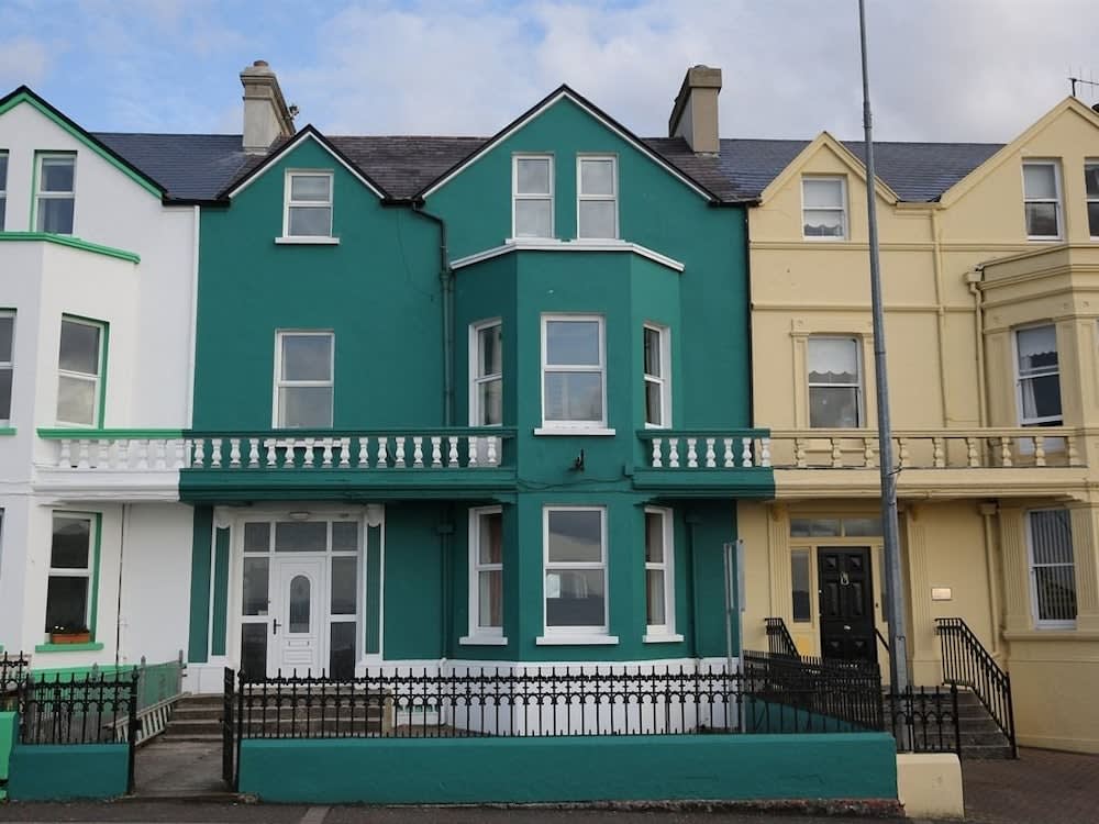 Rolling Wave Guesthouse 1