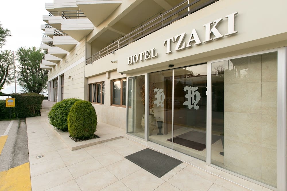 Tzaki hotel & restaurant Patras 1
