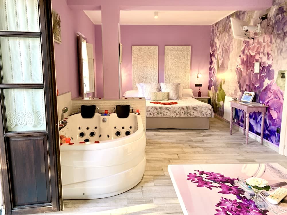 Akla Hotel Suites Santillana 1