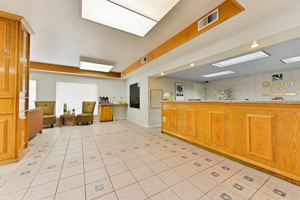 Quality Inn Fresno Near University 2