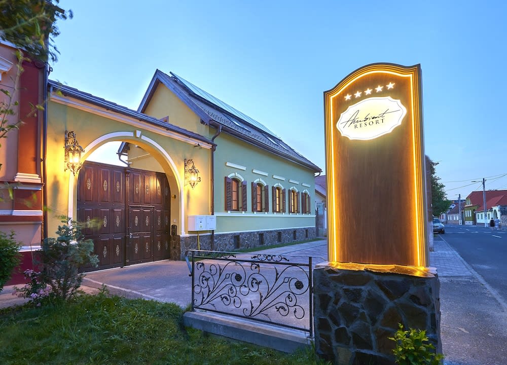Resort Ambient 1