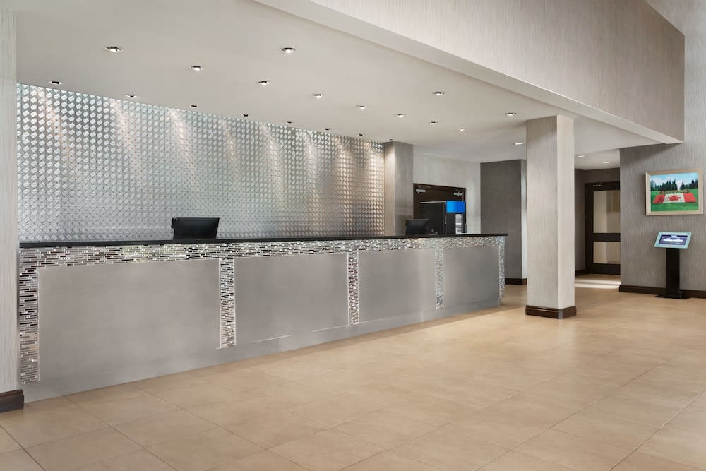 Ramada by Wyndham Belleville Harbourview Conference Center 2