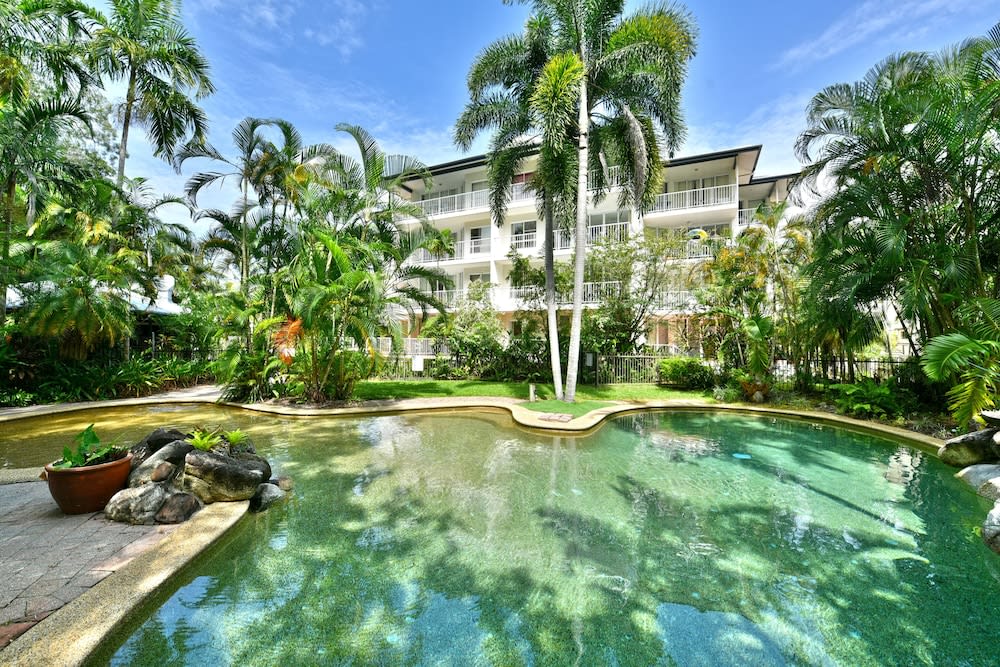 Golden Sands Beachfront Resort 1