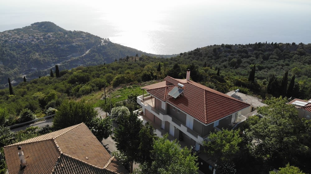 Lefkas Vacation House 1