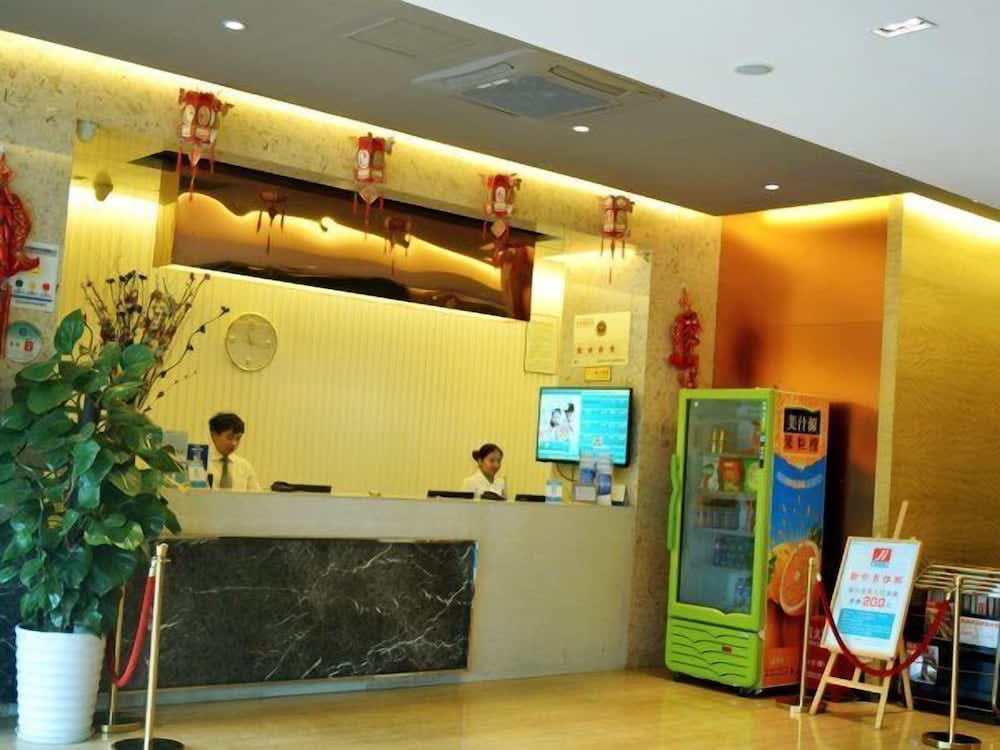 Microtel by Wyndham Kunming City Center 2