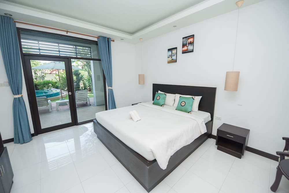 Phuket Monaburi Boutique Hotel 1