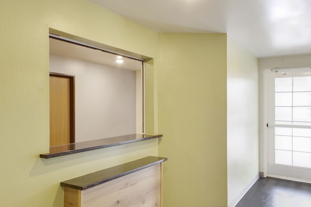WoodSpring Suites Houston Willowbrook 2