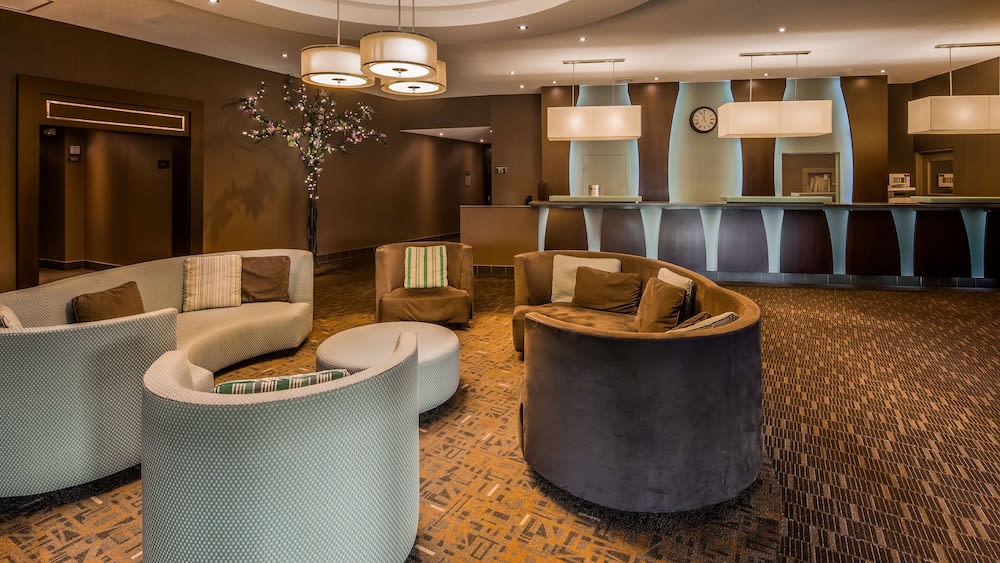 Best Western Plus Guildwood Inn 2