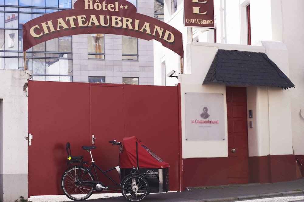Logis Hotel Chateaubriand 1