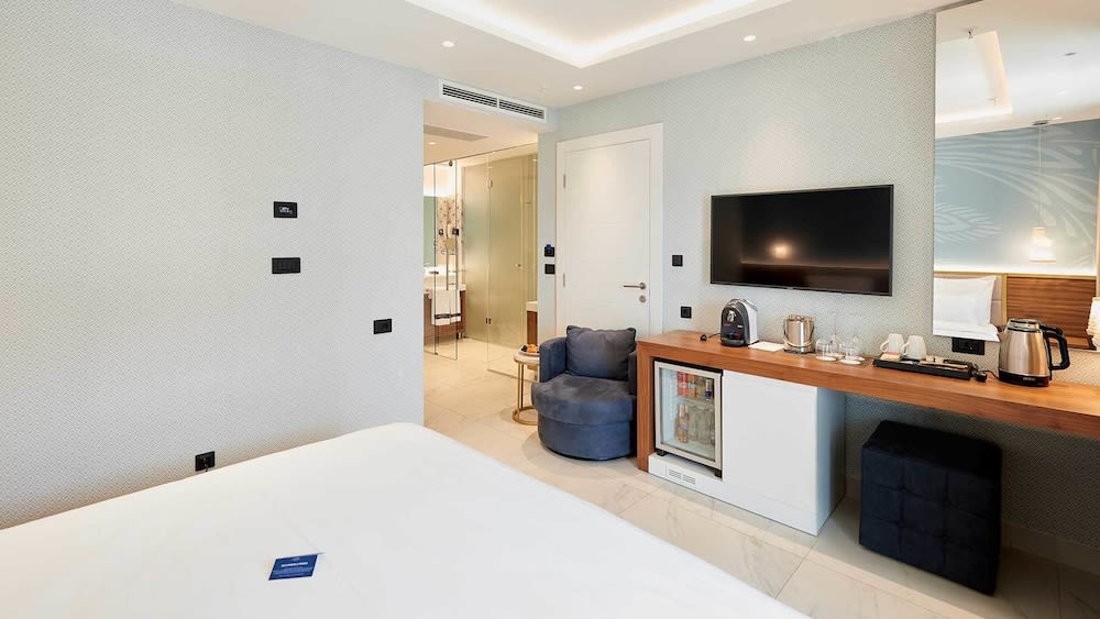 HUMA Kotor Bay Hotel and Villas 2