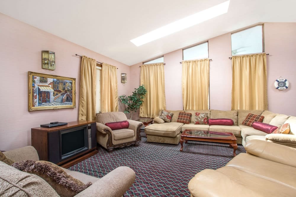 Knights Inn Endwell 3