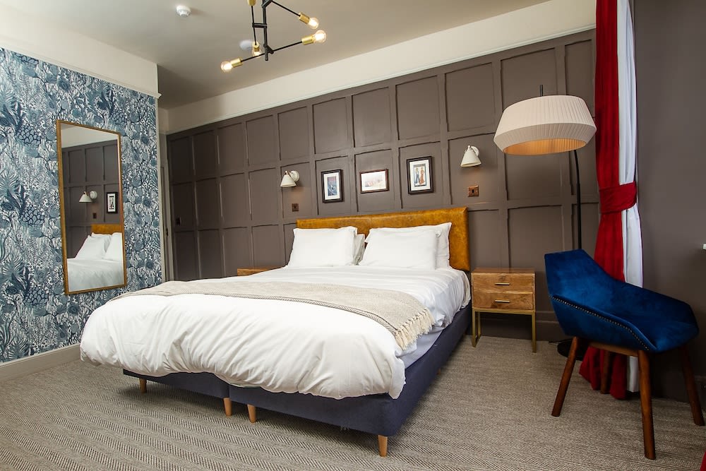 Stylish 2-Bedroom Apartment in West Bay 2