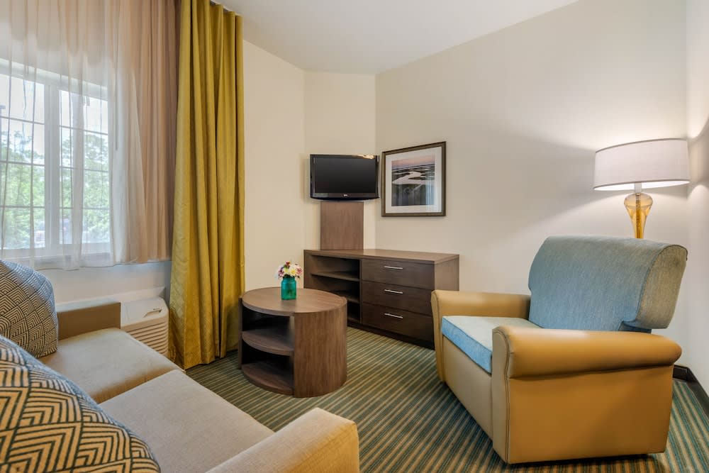 Candlewood Suites FORT MYERS-SANIBEL GATEWAY by IHG 2