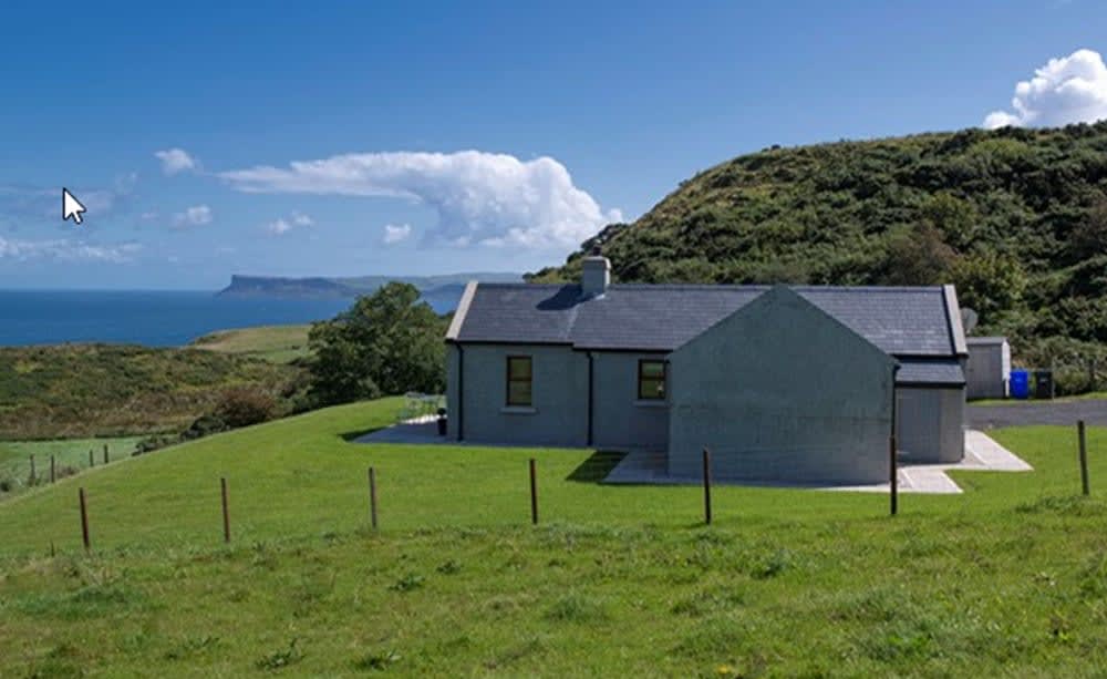 Kinbane Self Catering Cottages - 'Makem's Cottage' 1
