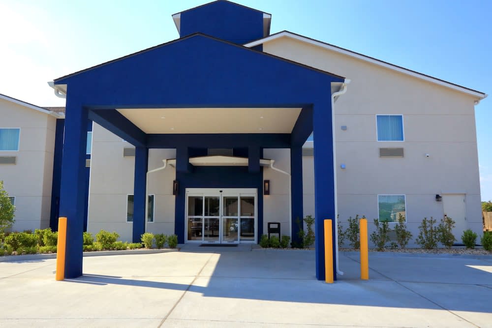 Americas Best Value Inn & Suites-Prairieville 1