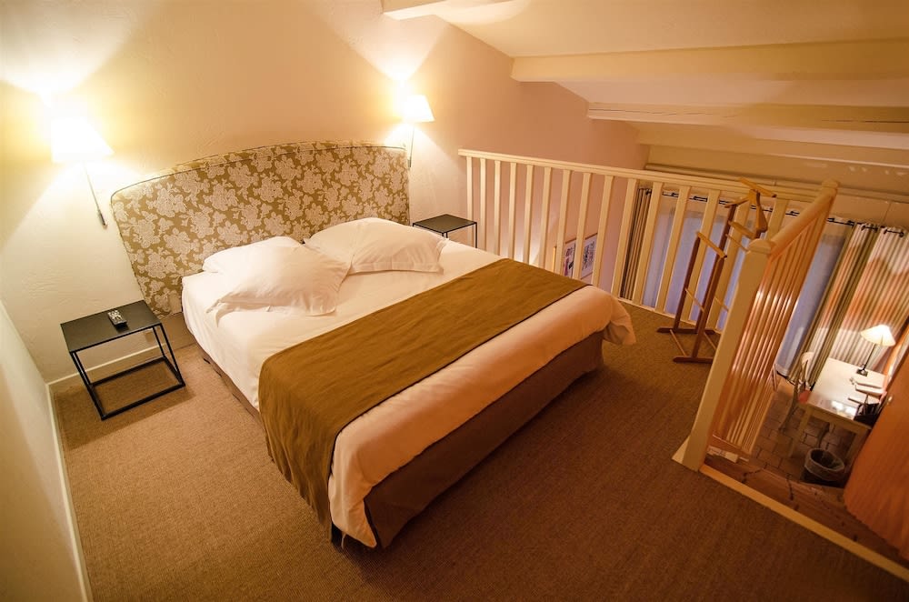 Hotel****Spa & Restaurant Cantemerle 5