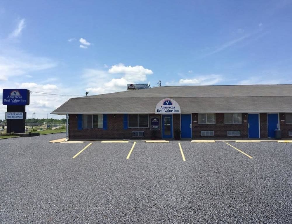Americas Best Value Inn Sullivan 1