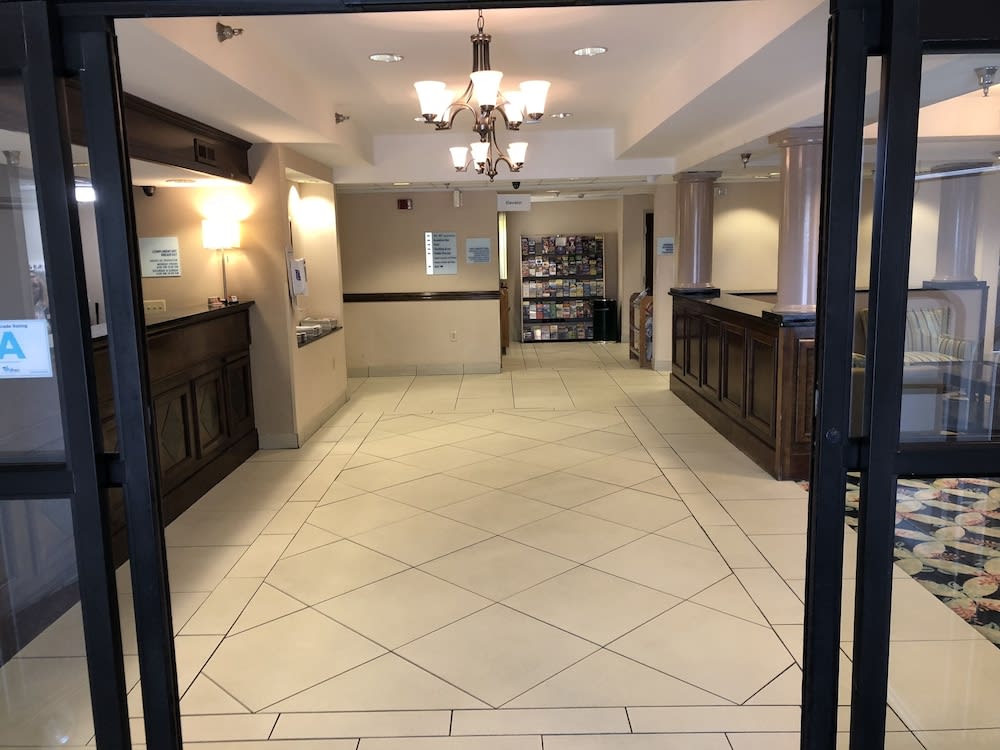 Country Inn & Suites by Radisson, Murrells Inlet, SC 2