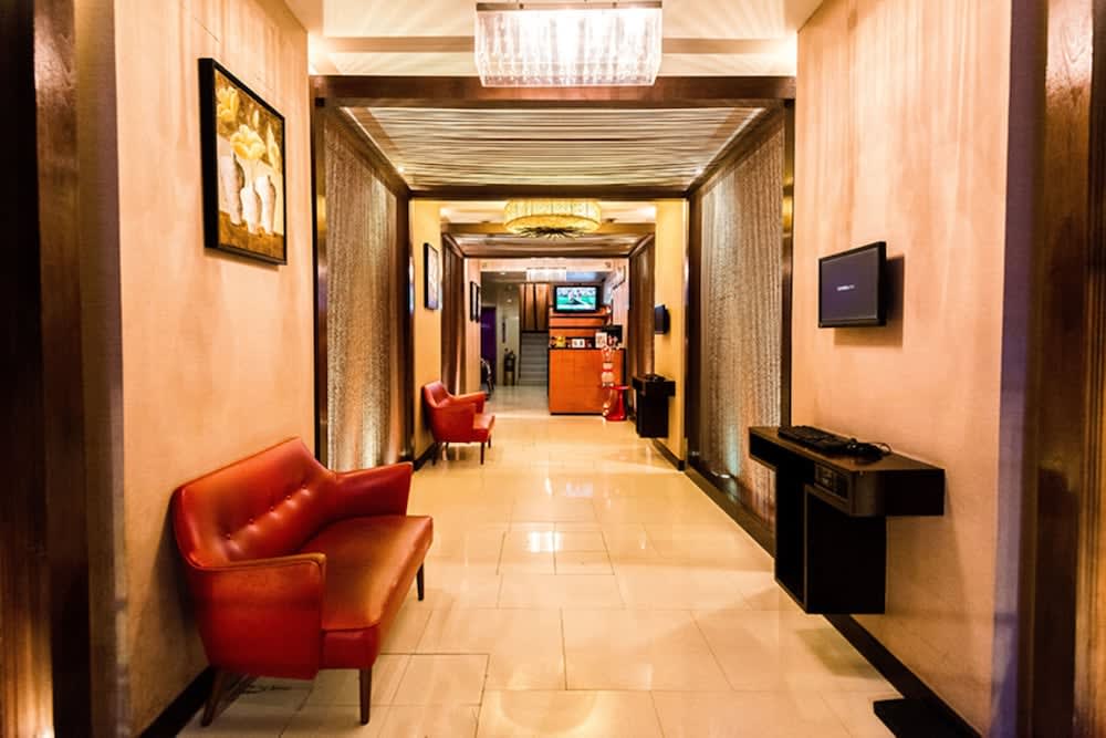 Bally Suite Silom 2