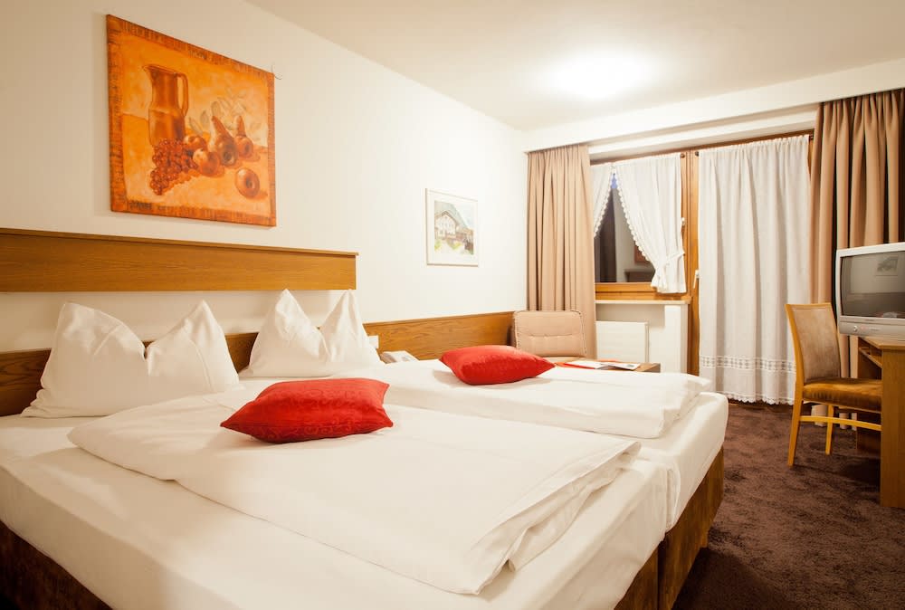 Hotel Gasthof Mitteregger -Best place in town with summercard and breakfast 2