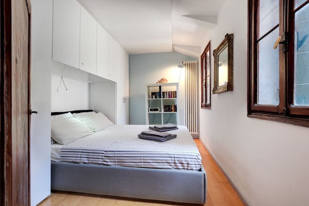 Bragora Smoochy Attic Venice 4