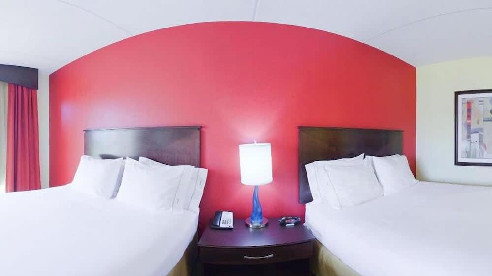 Holiday Inn Express Hotel & Suites Spartanburg-North, an IHG Hotel 4