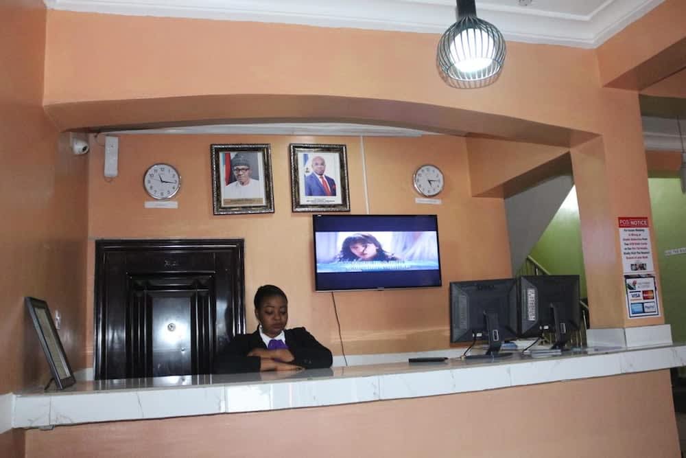 Grand Decent Hotel and Suites 1