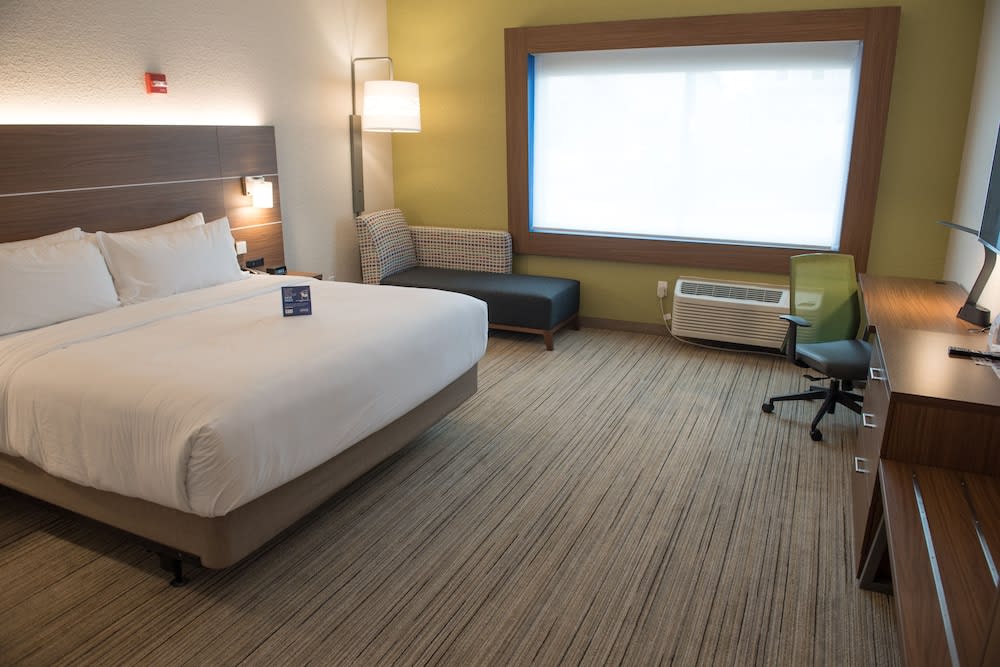 Holiday Inn Express & Suites MERRILLVILLE by IHG 2