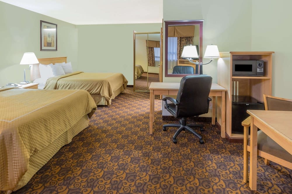 Days Inn by Wyndham Black Bear 2