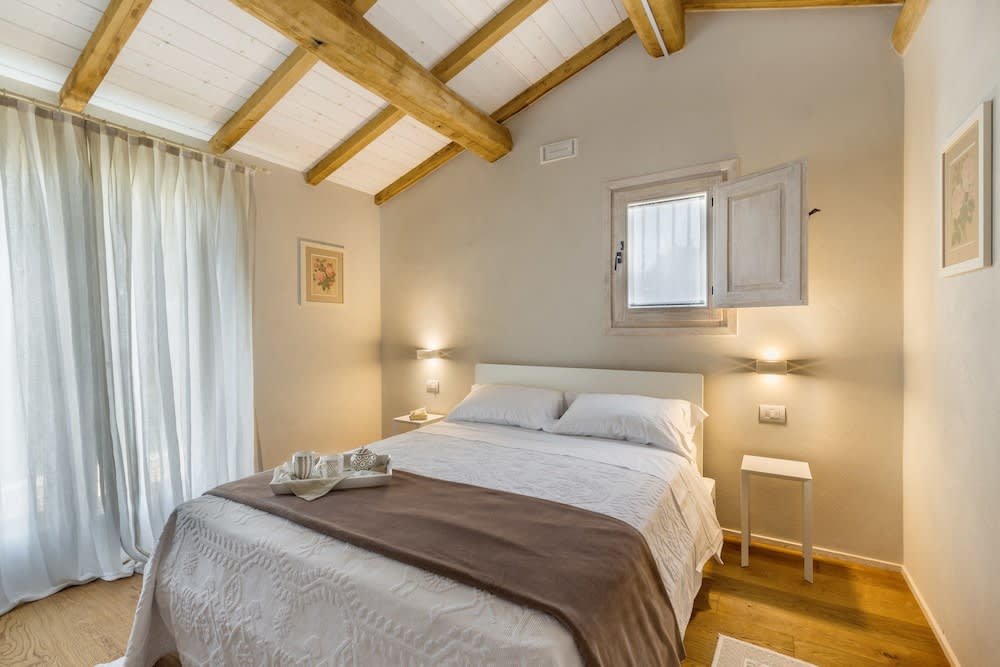 Tenuta Petra Bianca 4