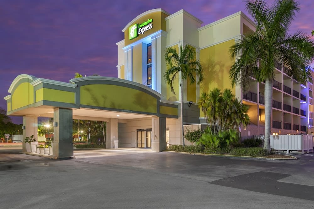 Holiday Inn Express CAPE CORAL-FORT MYERS AREA by IHG 1