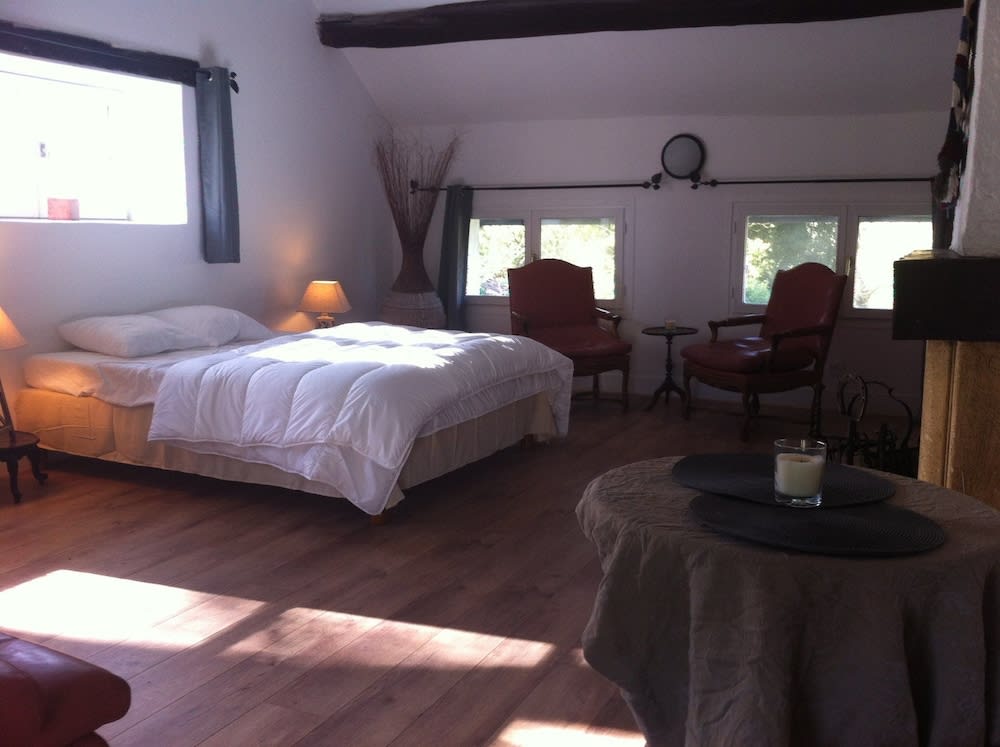 Domaine De Marguerite 2