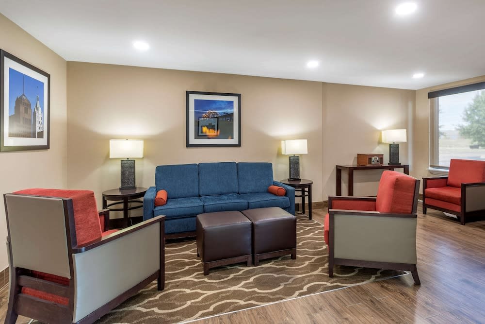 Comfort Inn & Suites Atoka-Millington 2