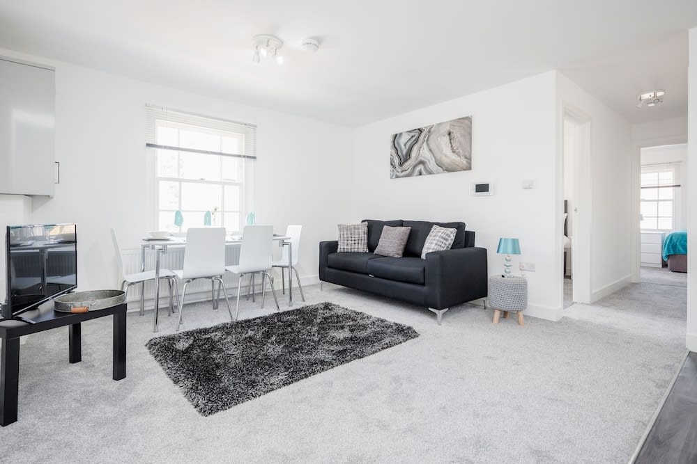 Elthorne Luxury Apartments 1