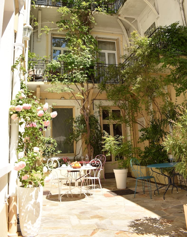 Hôtel Henri IV 1