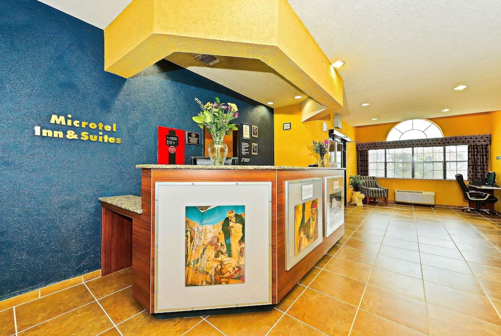 Microtel Inn & Suites by Wyndham New Braunfels I-35 5
