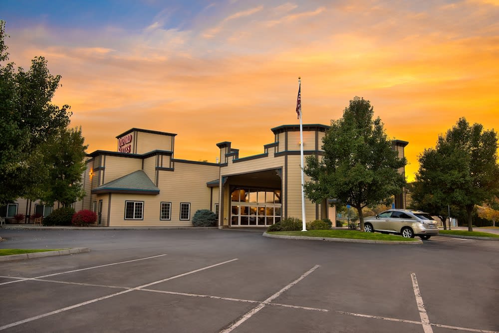 Oxford Suites Pendleton 1