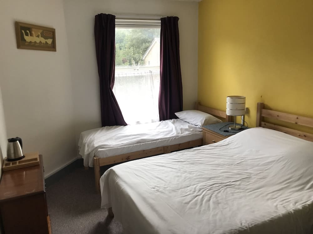HARLOW INTERNATIONAL HOSTEL 1