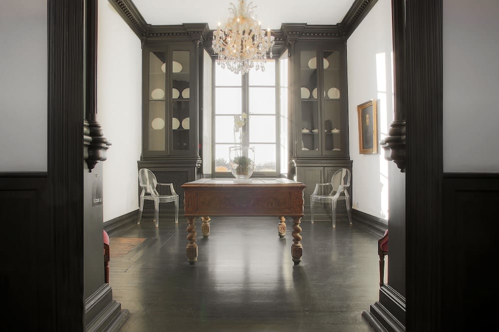 Château Les Merles et ses Villas 2