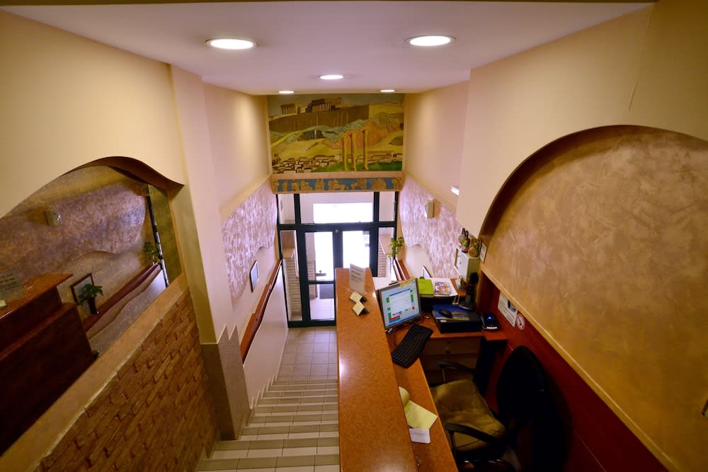 Electra Hotel Piraeus 1