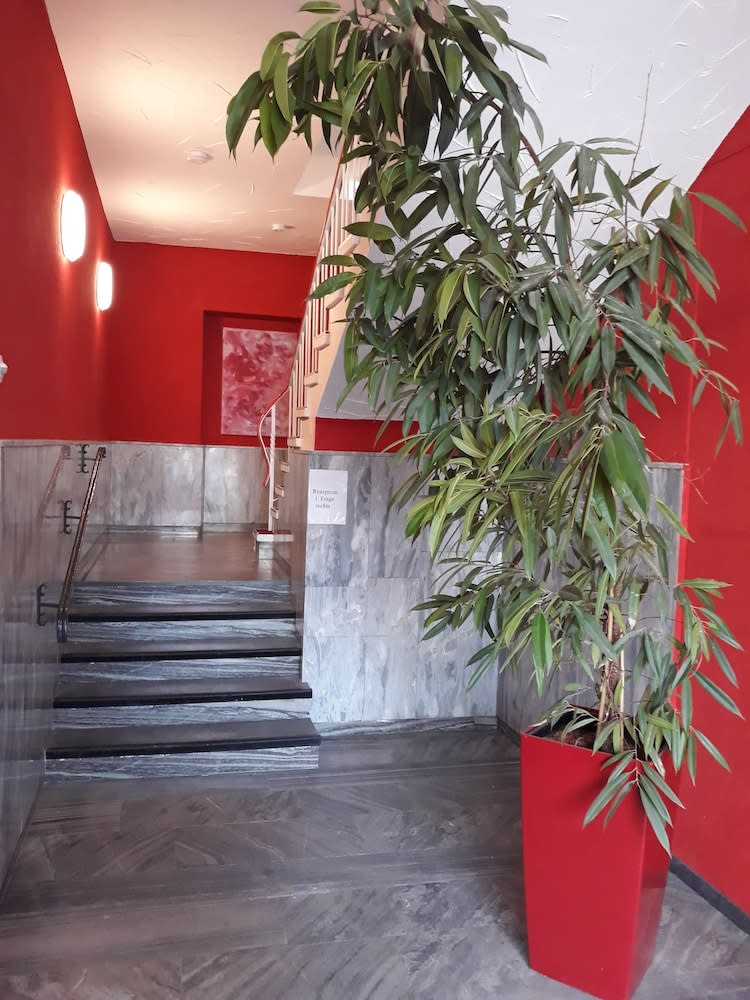 Ricks City Hotel 2