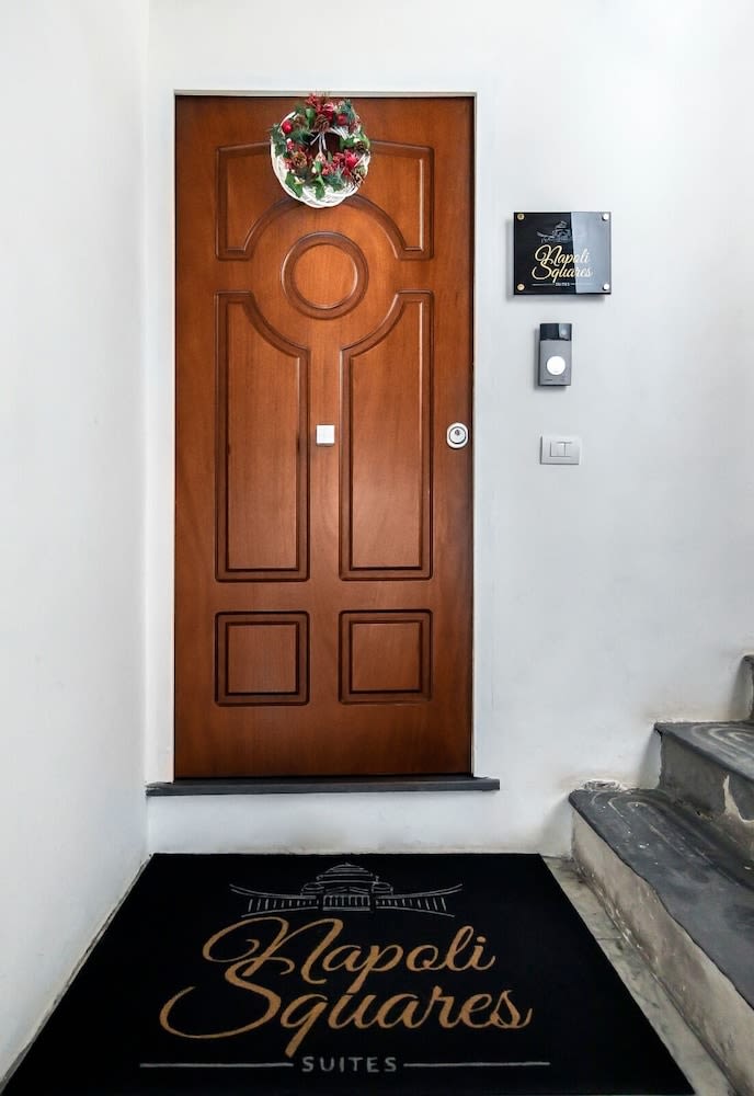 Napoli Squares Suites 2