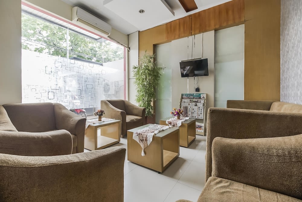 RedDoorz near Mall Panakkukang 3 3