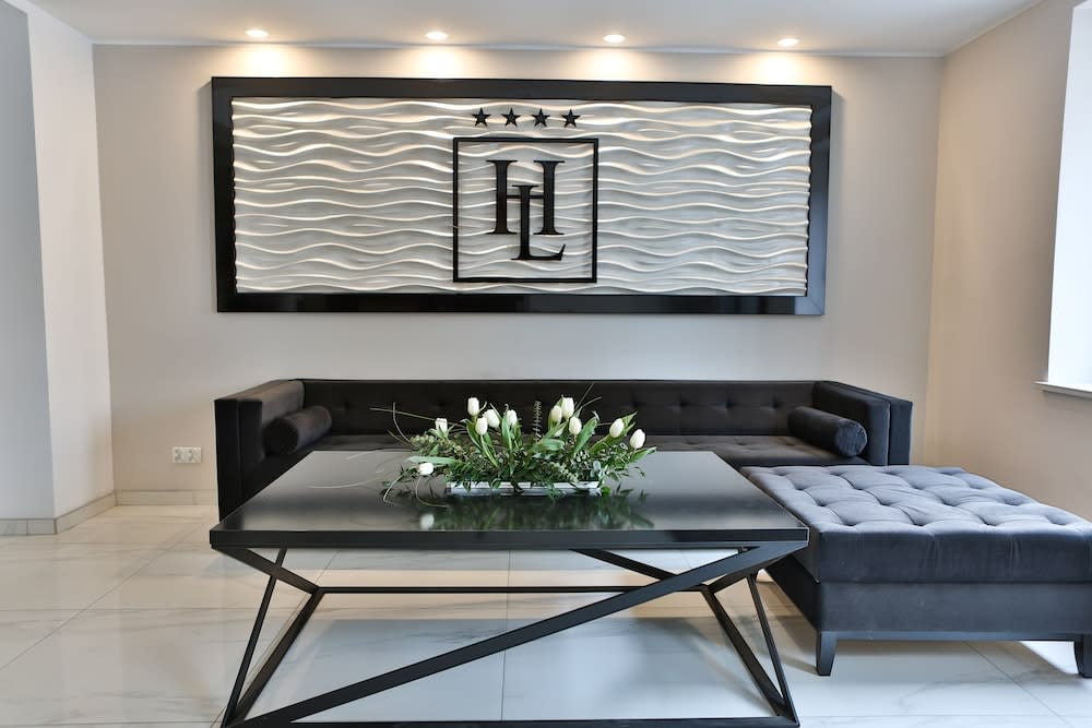 Hotel Lantier & Swimming Pool Zone 2