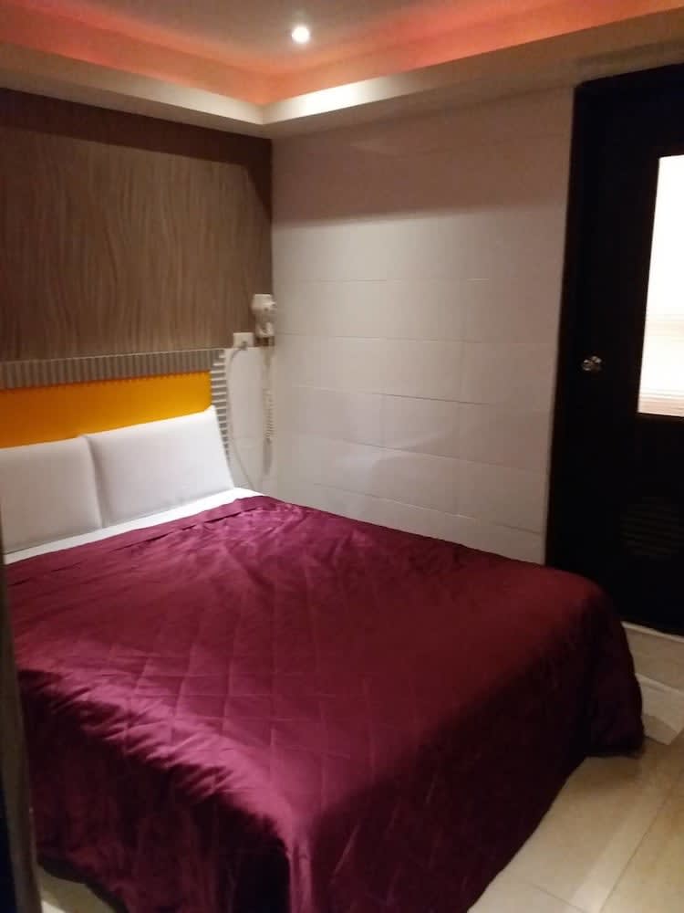 Meets Happy Hotel 2