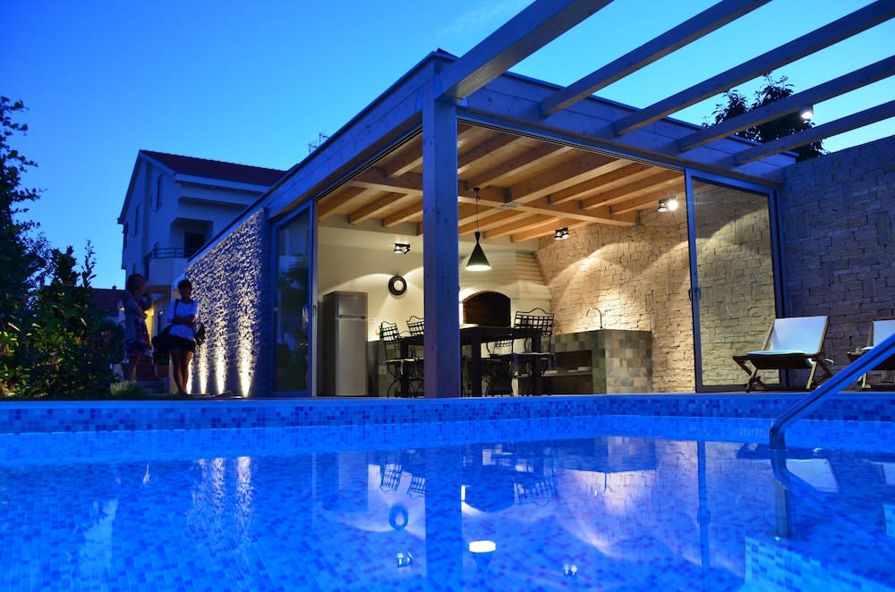 Villa Mirakul 1